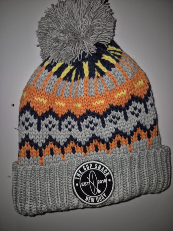 GREY GLACIER RETRO SKI BOBBLE HAT